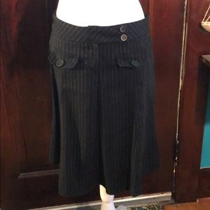Super cute midi pinstriped skirt